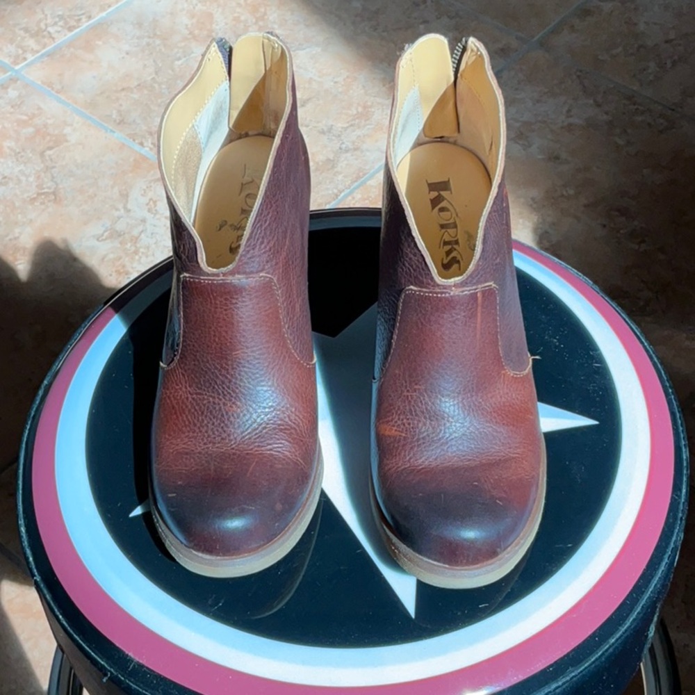 Korks - Brown Ankle Boots